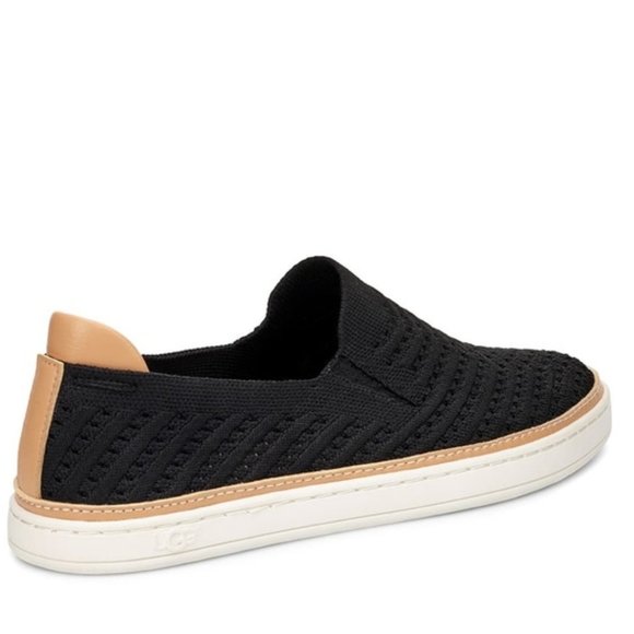 🎁 UGG Sammy Chevron Women's Sneaker - Picture 2 of 4